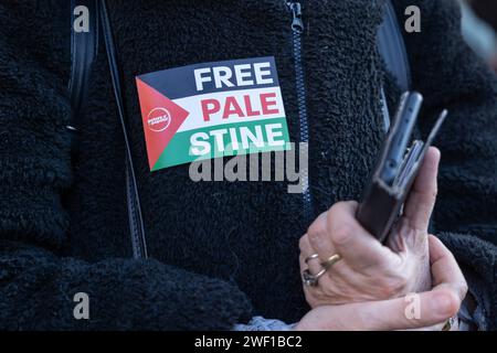 Rome, Italie. 27 janvier 2024. Sit-in sur la Piazza Vittorio Emanuele à Rome pour protester contre le génocide du peuple palestinien, à l'occasion du jour du souvenir 2024 (photo de Matteo Nardone/Pacific Press) crédit : Pacific Press Media production Corp./Alamy Live News Banque D'Images