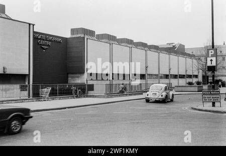 Southgate Shopping Centre vu de l'ancienne gare routière, Bath, Avon vers 1981 Banque D'Images