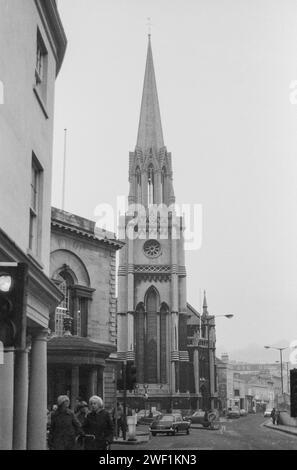 La tour sud de l'église Saint-Michel, Broad Street, Bath, Avon vers 1981 Banque D'Images