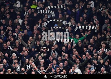 Londres, Royaume-Uni. 27 janvier 2024. Fans de Newcastle United lors du match du 4e tour Fulham FC contre Newcastle United FC Emirates FA Cup à Craven Cottage, Londres, Angleterre, Royaume-Uni le 27 janvier 2024 Credit : Every second Media/Alamy Live News Banque D'Images