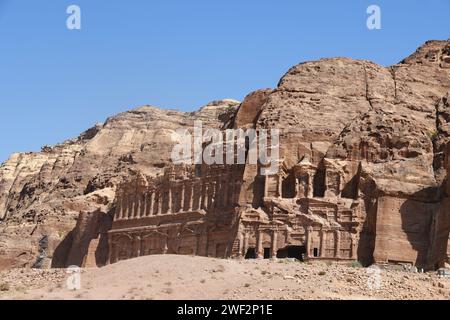 Belles maisons en pierre uniques à Petra, Jordanie, une merveille du monde à couper le souffle Banque D'Images