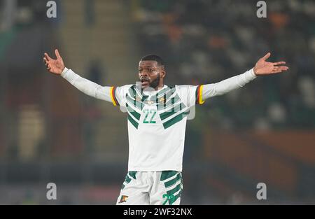 27 2024 janvier : Jules Olivier Ntcham (Cameroun) fait des gestes lors d'un match de la coupe d'Afrique des Nations ronde de 16, Nigeria vs Cameroun, au Stade Félix Houphouet-Boigny, Abidjan, Côte d'Ivoire. Kim Price/CSM Banque D'Images