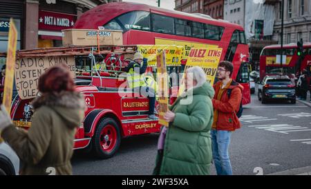 Manifestation dans le centre de Londres pour protester contre l'expansion d'Ulez. Banque D'Images