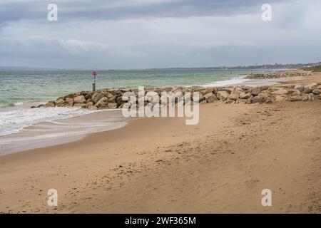 La plage de Hengistbury Head près de Bournemouth, Dorset, Angleterre, Royaume-Uni Banque D'Images