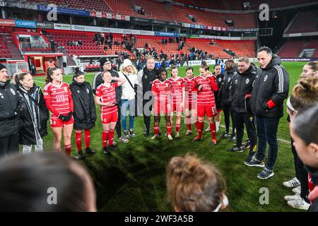 Liège, Belgique. 27 janvier 2024. Team Standard photographié après un match de football féminin entre Standard Femina de Liège et AA Gent Ladies lors de la 15e journée de la saison 2023 - 2024 dans la Belgian Lotto Womens Super League, le samedi 27 janvier 2024 à Liège, BELGIQUE . Crédit : Sportpix/Alamy Live News Banque D'Images