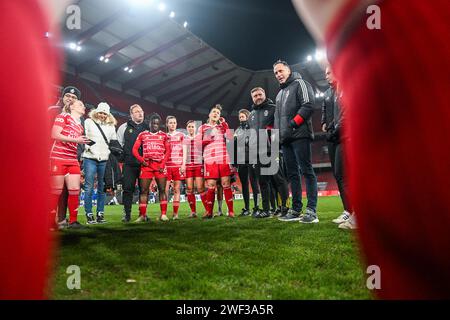Liège, Belgique. 27 janvier 2024. Team Standard photographié après un match de football féminin entre Standard Femina de Liège et AA Gent Ladies lors de la 15e journée de la saison 2023 - 2024 dans la Belgian Lotto Womens Super League, le samedi 27 janvier 2024 à Liège, BELGIQUE . Crédit : Sportpix/Alamy Live News Banque D'Images