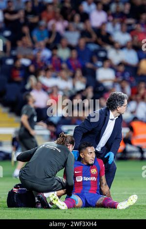 Barcelone, Espagne. 29 septembre 2023. Raphinha subit une blessure lors du match de LaLiga EA Sports entre le FC Barcelone et le Sevilla FC à l'Estadi Olimp Banque D'Images