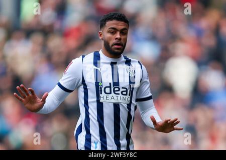 West Bromwich, Royaume-Uni. 28 janvier 2024. Darnell Furlong de West Bromwich Albion lors du match du 4e tour de la FA Cup de l'Emirates entre West Bromwich Albion et Wolverhampton Wanderers aux Hawthorns, West Bromwich, Angleterre le 28 janvier 2024. Photo de Stuart Leggett. Usage éditorial uniquement, licence requise pour un usage commercial. Aucune utilisation dans les Paris, les jeux ou les publications d'un seul club/ligue/joueur. Crédit : UK Sports pics Ltd/Alamy Live News Banque D'Images