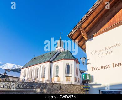 Fiss : église Fiss à Serfaus-Fiss-Ladis, Tyrol, Tyrol, Autriche Banque D'Images