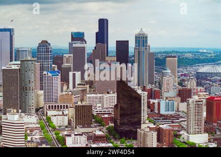 Photographie granuleuse de la Skyline du centre-ville de Seattle Washington. Photo prise en mai 1992. Banque D'Images