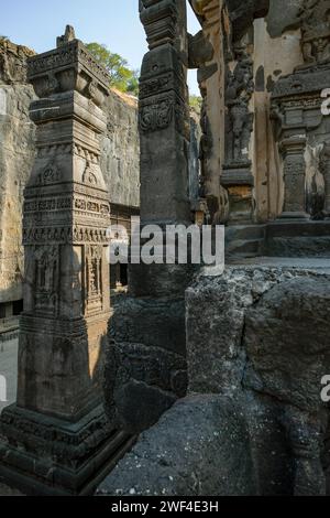 Ellora, Inde - 22 janvier 2024 : Temple Kailasa dans le complexe des grottes d'Ellora dans le district d'Aurangabad de Maharashtra, Inde. Banque D'Images