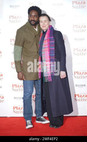 Rhashan Stone et Olivia Williams assistent à un gala de Plaza Suite au Savoy Theatre dans le centre de Londres. Date de la photo : dimanche 28 janvier 2024. Banque D'Images