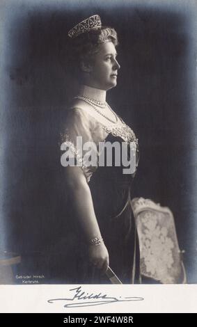 Portrait de la Grande-Duchesse de Baden, carte postale c1915. photographe non identifié Banque D'Images