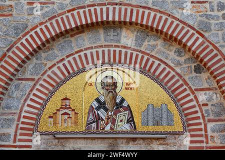 285 Mosaïque Saint Clément, arche ronde au-dessus de l'exonarthex sur la façade nord, Saints Clément et église Panteleimon. Ohrid-Macédoine du Nord. Banque D'Images