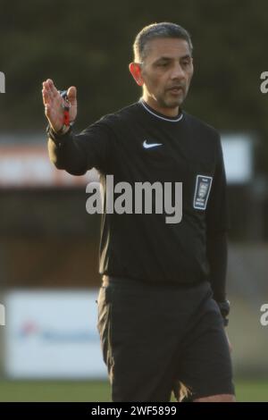Arbitres Hand Signals durant Ashford Town (Middx) Women FC v London Seaward FC, FA Women's National League FAWNL, 28 janvier 2024 Banque D'Images
