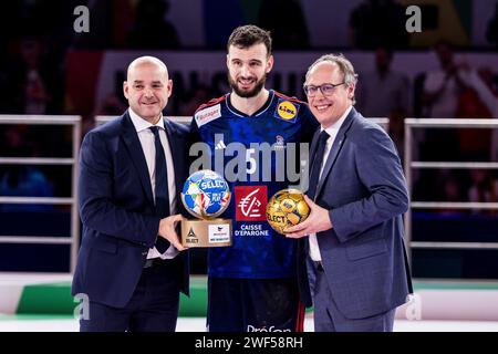 Nedim Remili (Frankreich, #5) wird als Most Valuable Player des Turniers ausgezeichnet MEN?S EHF EURO 2024 : finale Spiel UM Gold Frankreich - D?nemark ; LANXESS Arena, K?ln am 28.01.2024 Banque D'Images