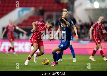 Bristol, Royaume-Uni. 28 janvier 2024. Shania Hayles de Bristol City Women lors du match de Super League féminin entre Bristol City Women et West Ham United Women à Ashton Gate à Bristol le 28 janvier 2024. Cette image ne peut être utilisée qu'à des fins éditoriales. Usage éditorial uniquement. Crédit : Ashley Crowden/Alamy Live News Banque D'Images