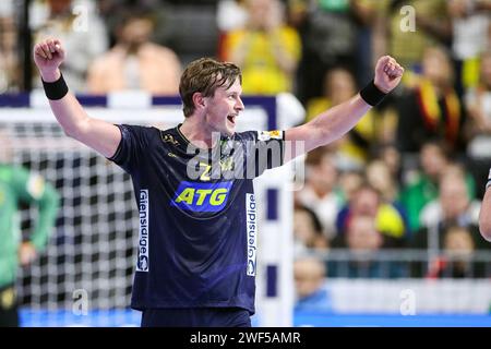 Carlsbogard Jonathan lors du match de handball de la troisième place de L'EURO 2024 de L'EHF hommes entre la Suède et l'Allemagne à Cologne, en Allemagne. 28 janvier 2024. Photo : Sanjin Strukic/PIXSELL crédit : Pixsell/Alamy Live News Banque D'Images