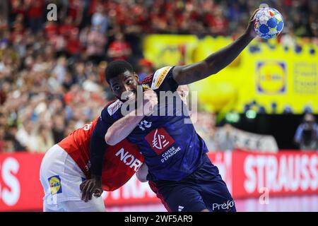 Dika Mem lors du match de handball final de L'EURO 2024 de L'EHF hommes entre la France et le Danemark à Cologne, en Allemagne. 28 janvier 2024. Photo : Sanjin Strukic/PIXSELL crédit : Pixsell/Alamy Live News Banque D'Images