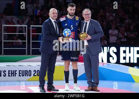 Cologne, France. 28 janvier 2024. Nedim Remili de France, joueur le plus précieux lors de l'Euro 2024 de l'EHF masculin, dernier match de handball entre la France et le Danemark le 28 janvier 2024 au Lanxess-Arena de Cologne, Allemagne - photo Laurent Dairys/DPPI crédit : DPPI Media/Alamy Live News Banque D'Images