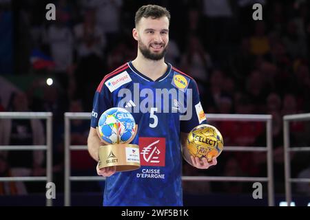 Cologne, France. 28 janvier 2024. Nedim Remili de France, joueur le plus précieux lors de l'Euro 2024 de l'EHF masculin, dernier match de handball entre la France et le Danemark le 28 janvier 2024 au Lanxess-Arena de Cologne, Allemagne - photo Laurent Dairys/DPPI crédit : DPPI Media/Alamy Live News Banque D'Images