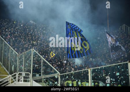 Firenze, Italie. 28 janvier 2024. Foto Massimo Paolone/LaPresse 28 Gennaio 2024 - Firenze, Italia - sport, calcio - Fiorentina vs Inter - Campionato italiano di calcio Serie A TIM 2023/2024 - Stadio Artemio franchi. Nella foto : tifosi Inter 28 janvier 2024 Florence, Italie - sport, calcio - Fiorentina vs Inter - Championnat italien de football Serie A 2023/2024 - Artemio franchi Stadium. Sur la photo : Inter Supporters crédit : LaPresse/Alamy Live News Banque D'Images