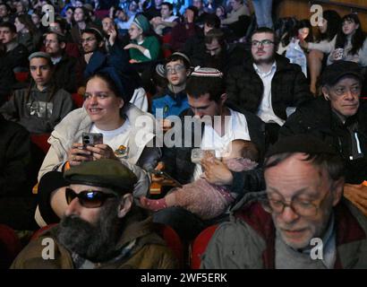 Jérusalem, Israël. 28 janvier 2024. Des militants de droite et des politiciens organisent une conférence appelant à la construction de colonies juives dans la bande de Gaza au Centre international des congrès de Jérusalem le dimanche 28 janvier 2024. Un haut fonctionnaire proche du Premier ministre Benjamin Netanyahu a déclaré que le Premier ministre pense que la convention pour la réinstallation à Gaza est nuisible pour la guerre contre le Hamas à Gaza et nuit aux efforts pour libérer les otages. Photo de Debbie Hill/ crédit : UPI/Alamy Live News Banque D'Images