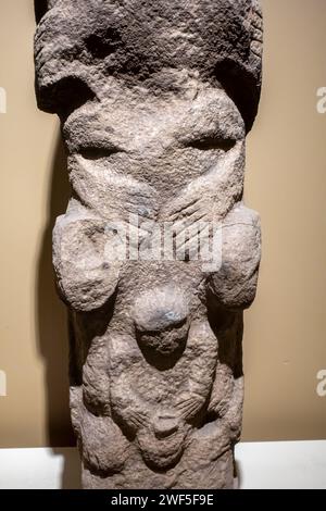 Totem néolithique de Göbekli Tepe en Turquie - Musée Urfa (Şanlıurfa) ; de la couche II, 8800-8000 av. J.-C.. Fragment Banque D'Images