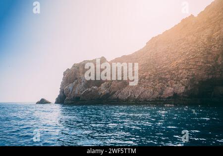 Côte rugueuse de l'île de Berlenga Grande au Portugal Banque D'Images