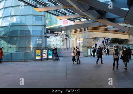 Tokyo, Japon. 9 janvier 2024. Vue extérieure du musée d'art Mori et de la galerie Mori Arts Center dans le centre-ville Banque D'Images