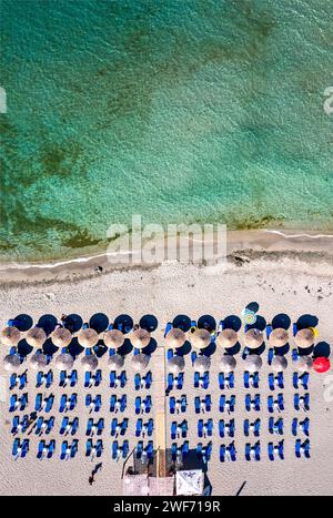 La plage du village de Stomio à la «bordure» sud du delta de la rivière Pineios à la mer Égée. Larissa, Thessalie, Grèce. Banque D'Images