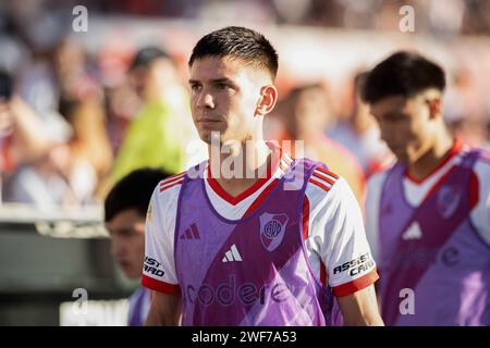 Buenos Aires, Argentine. 28 janvier 2024. Franco Mastantuono de River plate joue lors d'un match entre River plate et Argentinos Juniors dans le cadre du groupe A de la Copa de la Liga Profesional 2024 à l'Estadio Mas Monumental Antonio Vespucio Liberti le 28 janvier 2024 à Buenos Aires, Argentine. Vu en action lors du match entre River plate et Argentinos Juniors dans le groupe A de la Copa de la Liga Profesional 2024 à l'Estadio Mas Monumental Antonio Vespucio Liberti. Score final : River plate 1-1 Argentinos Juniors. Crédit : SOPA Images Limited/Alamy Live News Banque D'Images