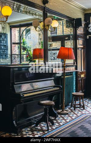 Le pub Queens Head dans Acton Street près de Kings Cross, Londres, Royaume-Uni Banque D'Images