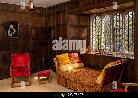 Pays de Galles, Glamorgan, Caerphilly, Nelson, Llancaicach Fawr Manor, retrait de la chambre Banque D'Images