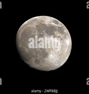 Une photo en gros plan d'une grande pleine lune dans une image de forme carrée Banque D'Images