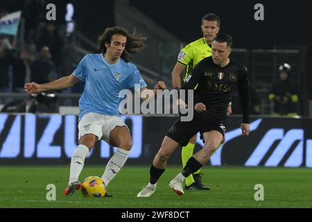 Rome, Italie. 28 janvier 2024. Marcos Antônio du SS Lazio concourt pour le ballon avec Piotr Zielinski du SSC Napoli lors du match de Serie A entre le SS Lazio et le SSC Napoli au stade Olimpic le 28 janvier 2024 à Roma, italie Note finale 0-0 (photo Agostino Gemito/Pacific Press/Sipa USA) crédit : SIPA USA/Alamy Live News Banque D'Images