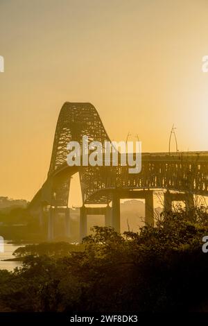 Pont des Amériques enjambe l'entrée Pacifique du canal de Panama, Panama, Amérique centrale - stock photo Banque D'Images