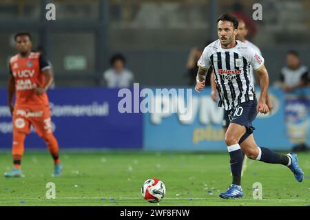 Sebastian Rodriguez d'Alianza Lima lors du match de Liga 1 entre Alianza de Lima et Cesar Vallejo a joué au Nacional Stadium le 28 janvier 2024 à Lima, au Pérou. (Photo de Miguel Marrufo / PRESSINPHOTO) Banque D'Images