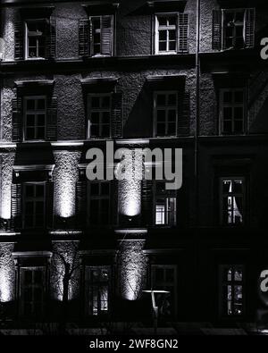 Beatiful Photgraph de bâtiment ancien à graz la nuit avec la lumière ambiante Banque D'Images