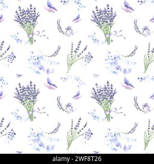 Modèle sans couture avec bouquet de fleurs de lavande violette et papillon. Fond d'illustration dessiné à la main aquarelle avec des plantes florales stylisées. TEM Banque D'Images