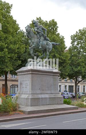 Caen, France - juillet 21 2017 : statue en bronze de Bertrand du Guesclin située place Saint-Martin. Inauguré en 1914, il est l’œuvre du sc français Banque D'Images