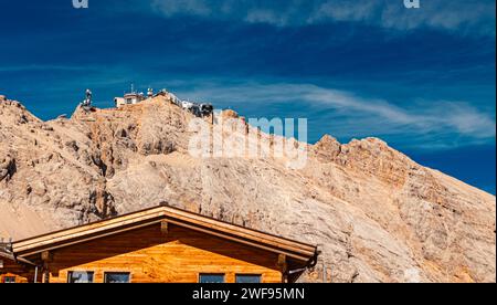 Vue estivale alpine au glacier Schneeferner, Zugspitzplatt, Mont Zugspitze, Top of Germany, Garmisch-Partenkirchen, Bavière, Allemagne Zugspitze AX 186 Banque D'Images