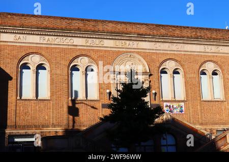 San Francisco, Californie : San Francisco public Library Chinatown Branch (Chinatown HIM Mark Lai Library) situé au 1135 Powell St, San Francisco Banque D'Images