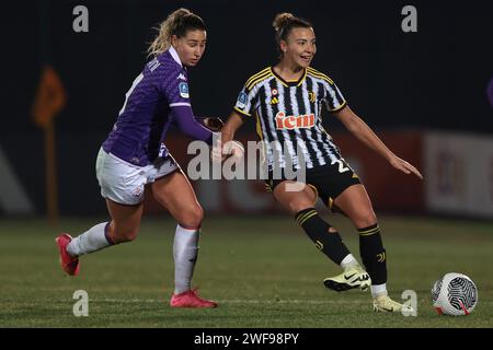 Biella, Italie. 29 janvier 2024. Arianna Caruso de la Juventus et Emma Severini de ACF Fiorentina pendant le Serie A Femminile match au Stadio Vittorio Pozzo, Biella. Le crédit photo devrait se lire : Jonathan Moscrop/Sportimage crédit : Sportimage Ltd/Alamy Live News Banque D'Images