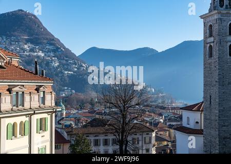 Une vue de la ville suisse de Lugano dans les Alpes en Suisse Banque D'Images