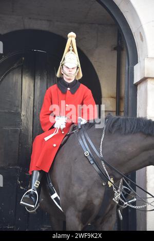 GARDIENS DE CONFIANCE DU MONARQUE le sauveteur de la cavalerie montée de la maison des rois à Londres Banque D'Images