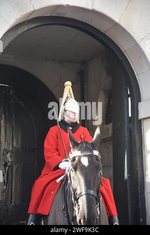 GARDIENS DE CONFIANCE DU MONARQUE le sauveteur de la cavalerie montée de la maison des rois à Londres Banque D'Images