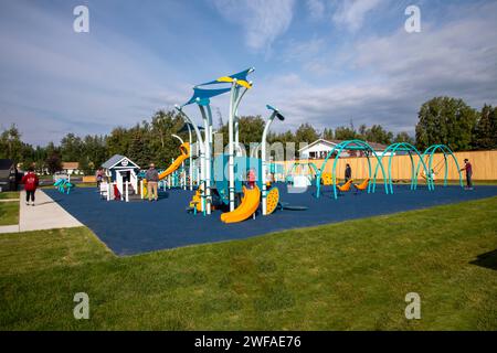 Palmer, Alaska. Le Palmer Family Park comprend une aire de jeux avec des équipements adaptés aux enfants en fauteuil roulant et à d'autres besoins spécifiques. Il comprend Banque D'Images