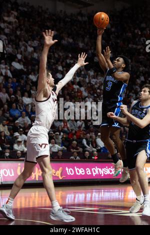 Blacksburg, Virginie, États-Unis. 29 janvier 2024. Jeremy Roach (3 ans), le garde des Duke Blue Devils, se fait tirer au cours du match de basket-ball de la NCAA entre les Duke Blue Devils et les Virginia Hokies au Cassell Coliseum à Blacksburg, en Virginie. Jonathan Huff/CSM (image de crédit : © Jonathan Huff/Cal Sport Media). Crédit : csm/Alamy Live News Banque D'Images