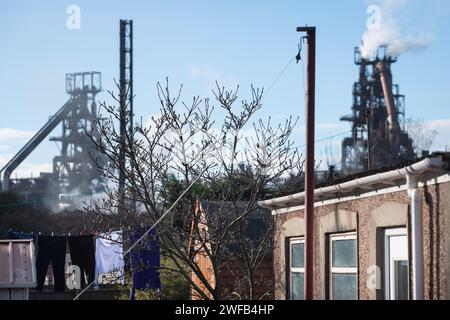 Aciérie de Port Talbot, Port Talbot, pays de Galles, Royaume-Uni. 19 janvier 2024. Vue de l'aciérie de Port Talbot depuis un jardin arrière d'une maison voisine. / Les propriétaires Banque D'Images